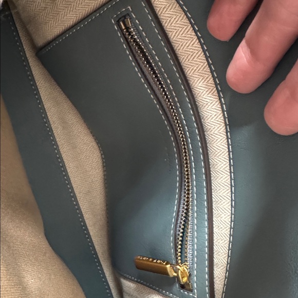 Tory Burch Lee Radziwill Double Bag in Clamshell - Picture 13 of 15